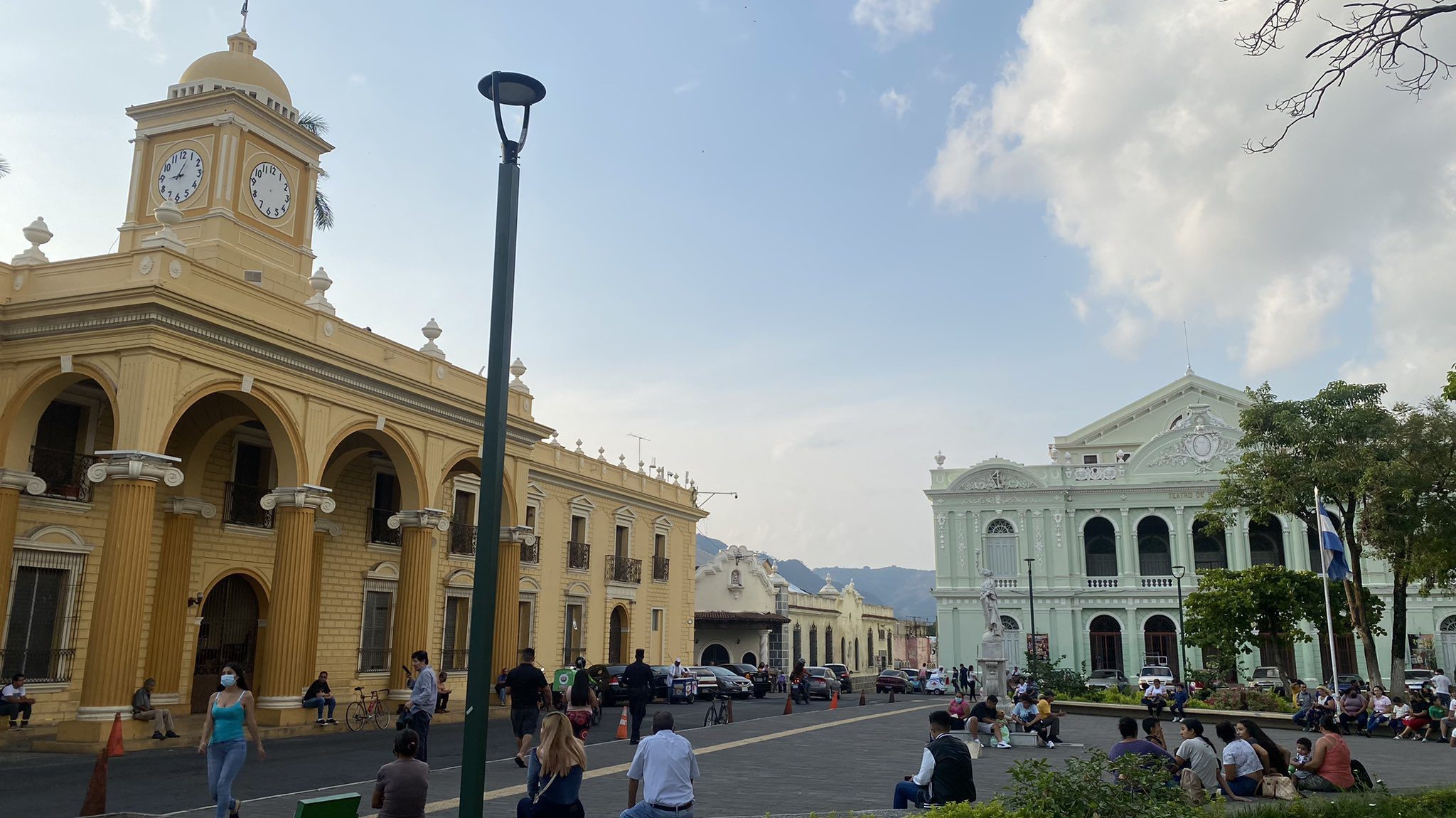 Atardecer En El Centro Historico De Santa Ana El Salvador El