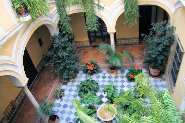 Casa Del Sxvii Con Varios Patios En El Centro Hist Rico De Sevilla Patios Sevillanos Patios